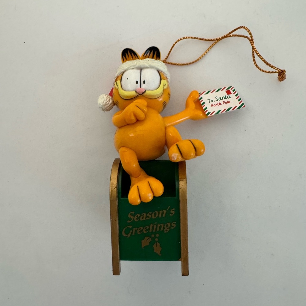 Garfield Holiday Hallmark Ornament Set - Picture 14 of 16